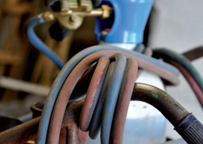 BMA Fer. Réparation et entretien de bennes. Bouteilles de gaz, détail